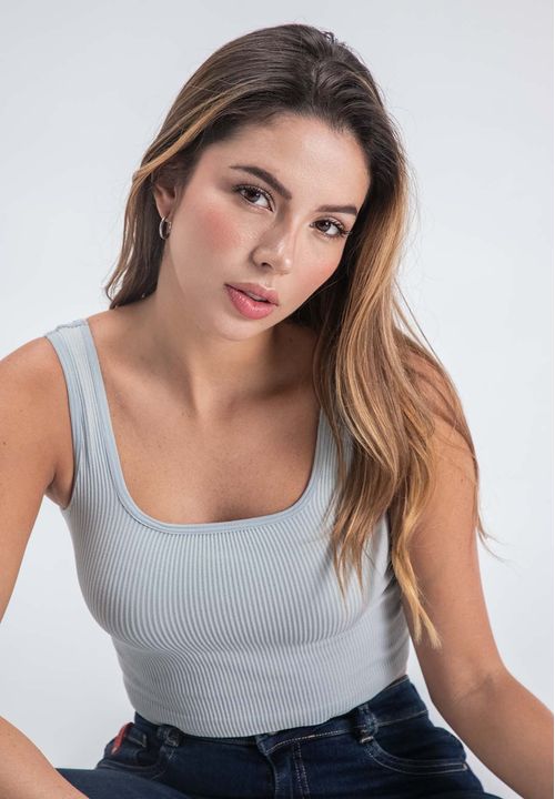 Camiseta tiras seamless crop para mujer