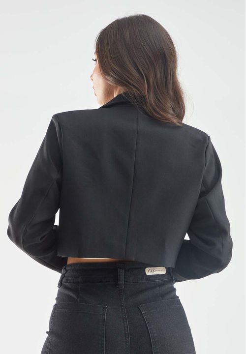 Blazer manga larga crop con bolsillo