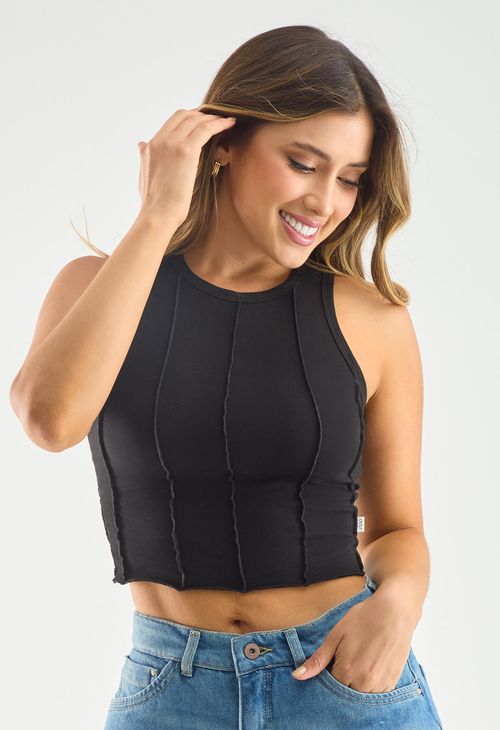 Camiseta manga sisa con filetes expuestos tipo crop