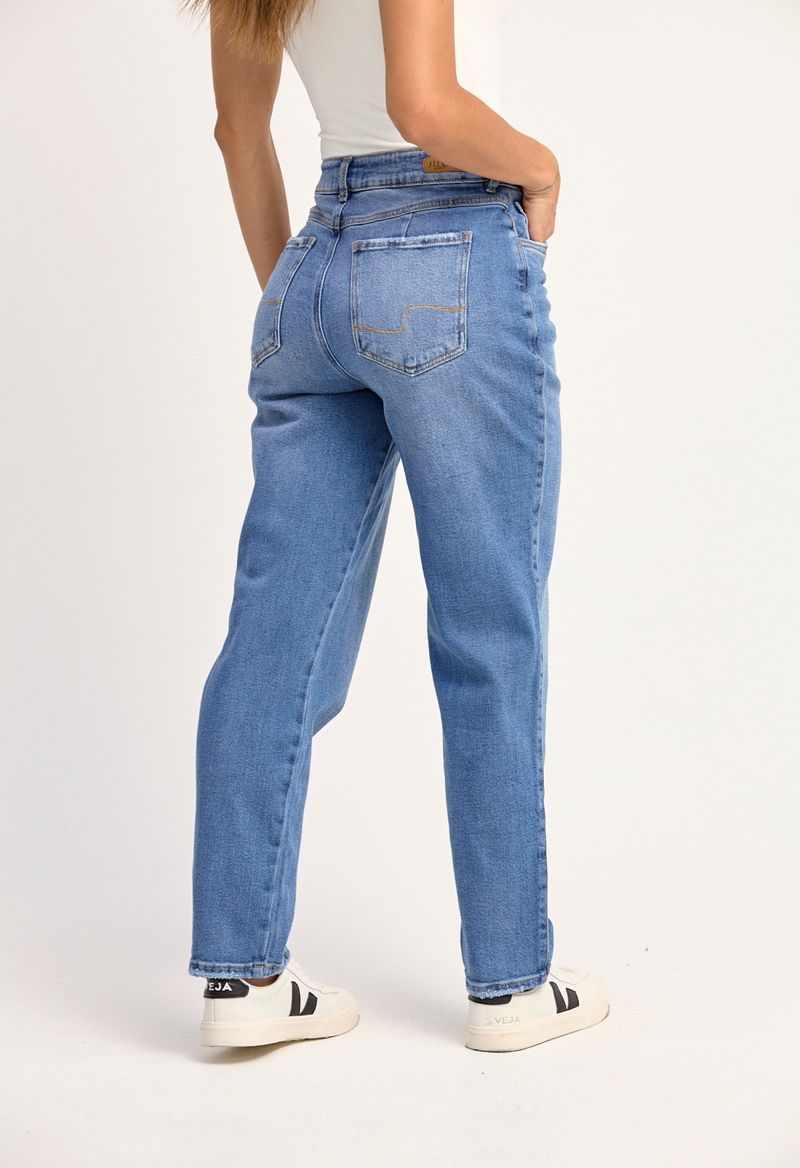 JEAN-MOM-15006867-MEDIO-CLARO_4