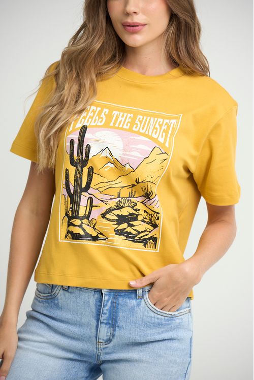 Camiseta mostaza estampada para mujeres