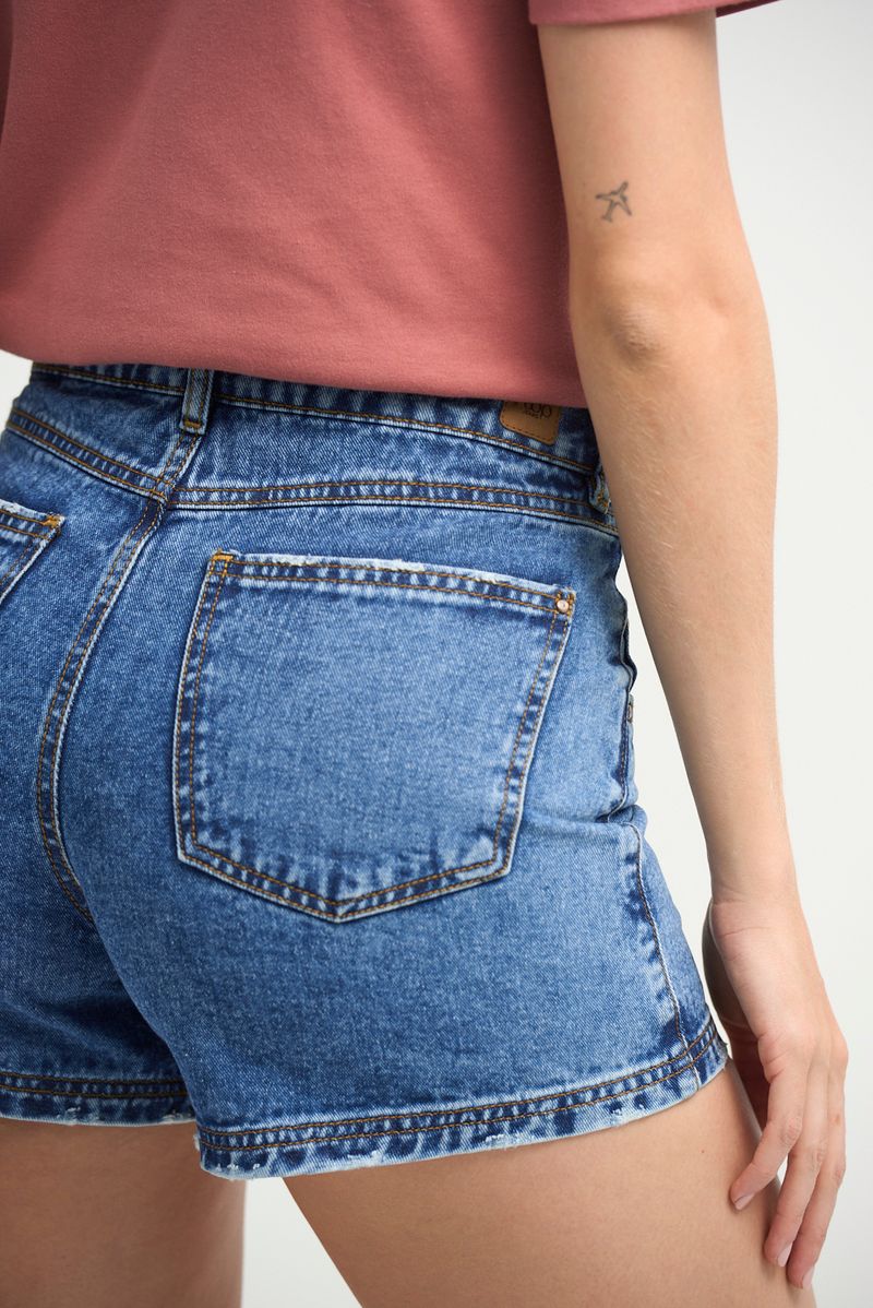 SHORT-10321933-MEDIO_6