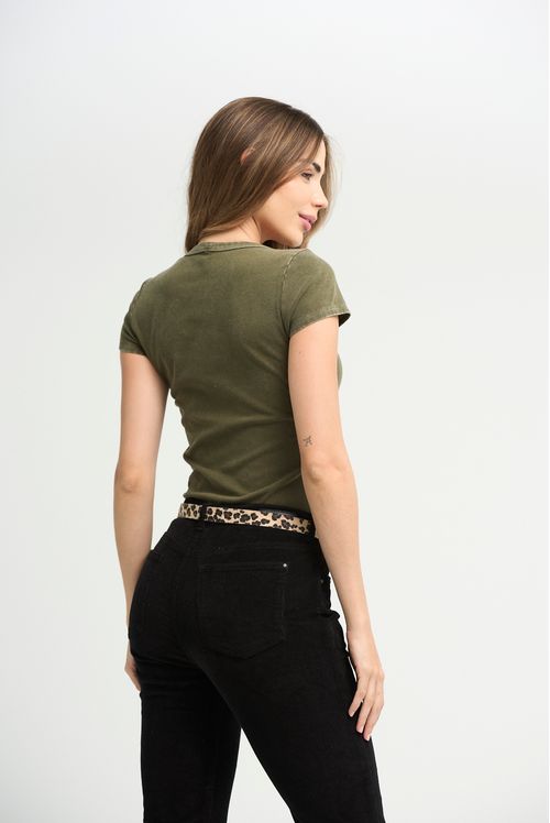 Camiseta verde militar estampada para mujeres