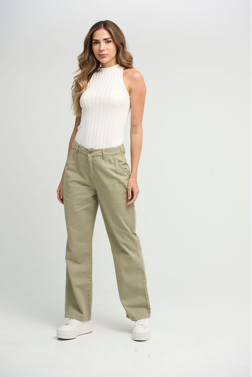 Jean cargo verde detalle en pretina para mujeres