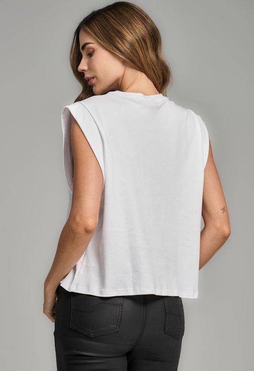 Camiseta blanca pieza en manga para mujeres