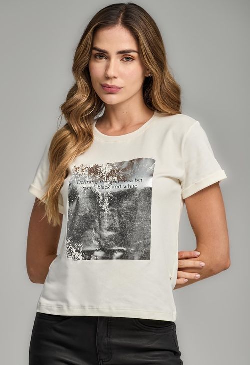 Camiseta marfil cuello en rib para mujeres