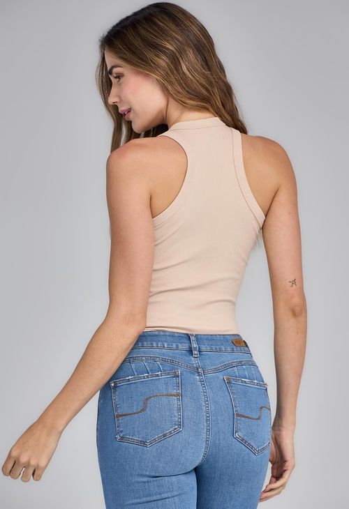 Camiseta arena básica en rib para mujeres