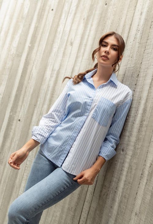 Blusa azul a rayas en contraste para mujeres