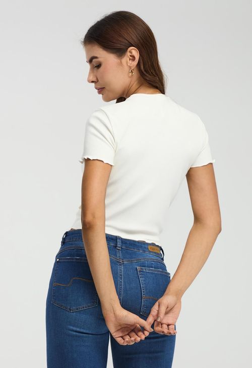 Camiseta marfil manga con ruche para mujeres