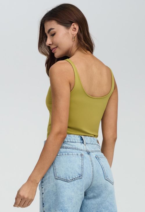 Camiseta pistacho básica para mujeres