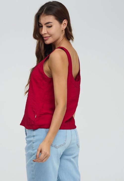 Blusa roja con escote en V para mujeres