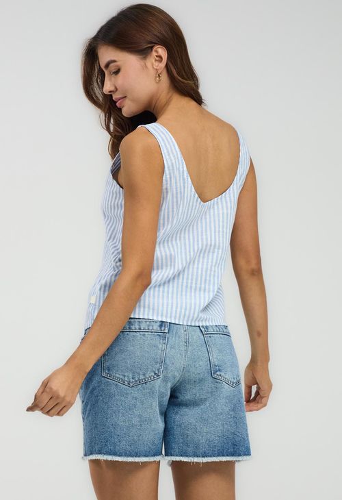 Blusa azul con escote para mujeres