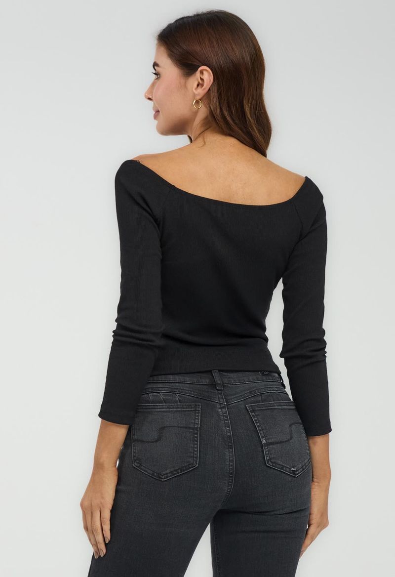 CAMISETA-11108915-NEGRO_2.jpg