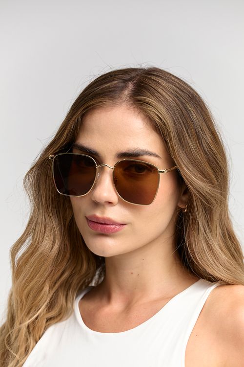 Gafas de sol con marco metálico