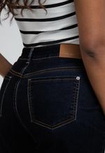 JEAN-MOM-10040822-OSCURO_5.jpg
