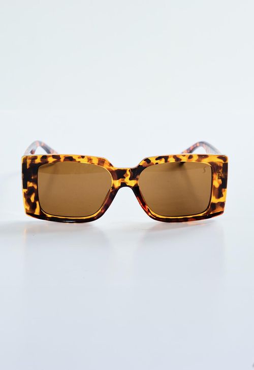 Gafas cafés con lente cuadrado