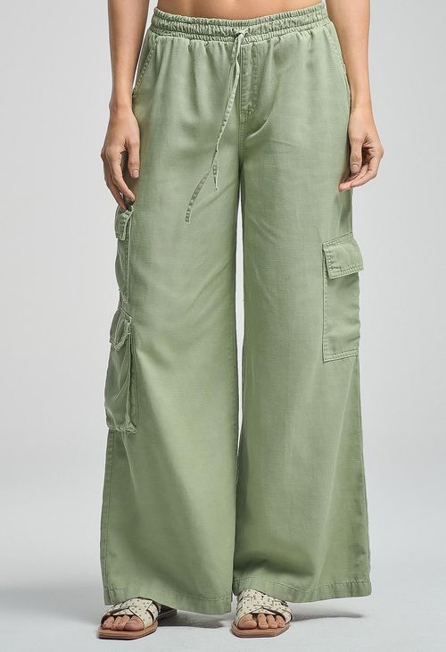 Pantalón cargo eucalipto tiro medio para mujeres