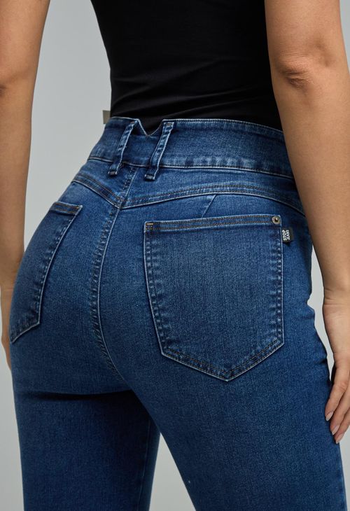 Jean levantacola medio y detalle en pretina para mujeres