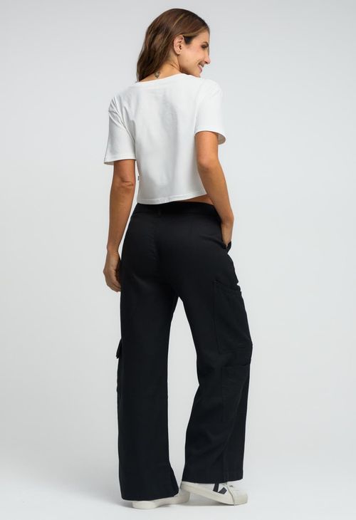 Pantalón negro con bolsillos cargo para mujeres